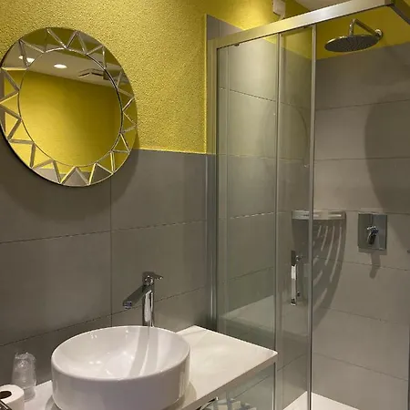 Отель Delta Park